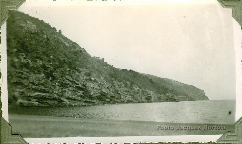 Honaine Ouest.jpg - La plage d'Honaïne (période française).