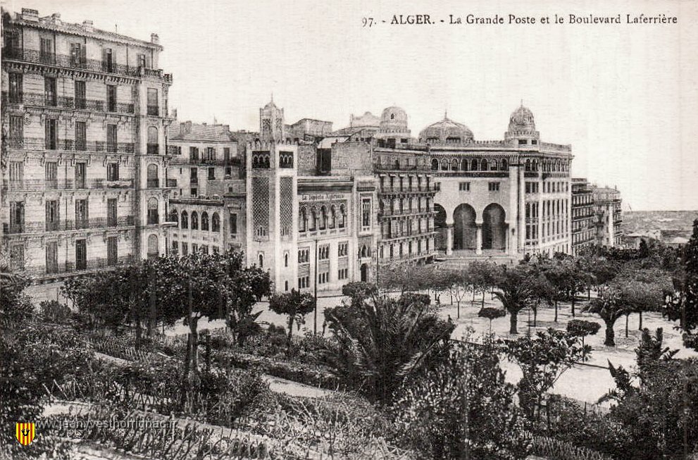 Alger 1934 La Grande poste et le Boulevard Laferriere.jpg - Alger 1934, La Grande poste et le Boulevard Laferrière