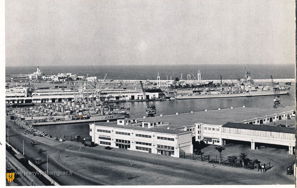 Alger en cartes postales 98.JPG - Le port