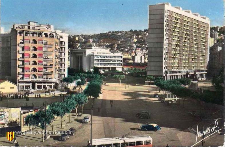Rond point du champ de manouevre.jpeg - Rond point du champ de manouevre