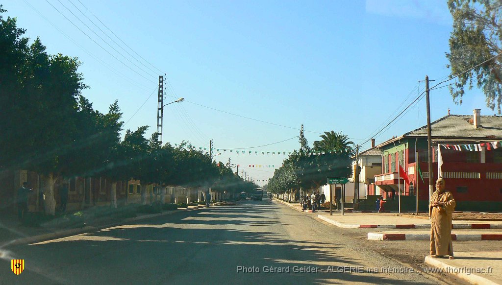 090 entree de fornaka.jpg - Entrée du village.