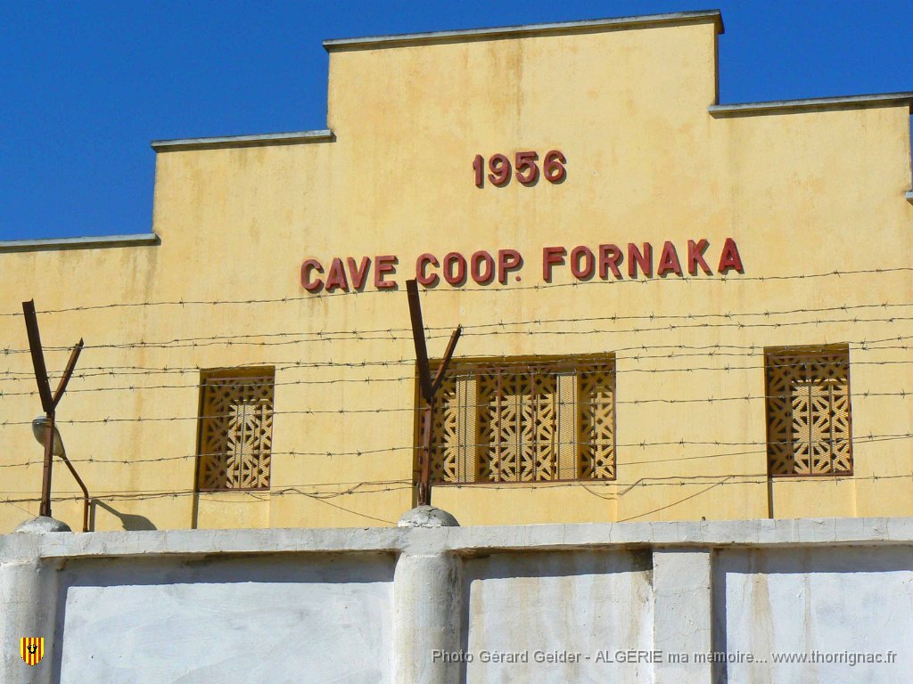 145.jpg - La cave coopérative de Fornaka.