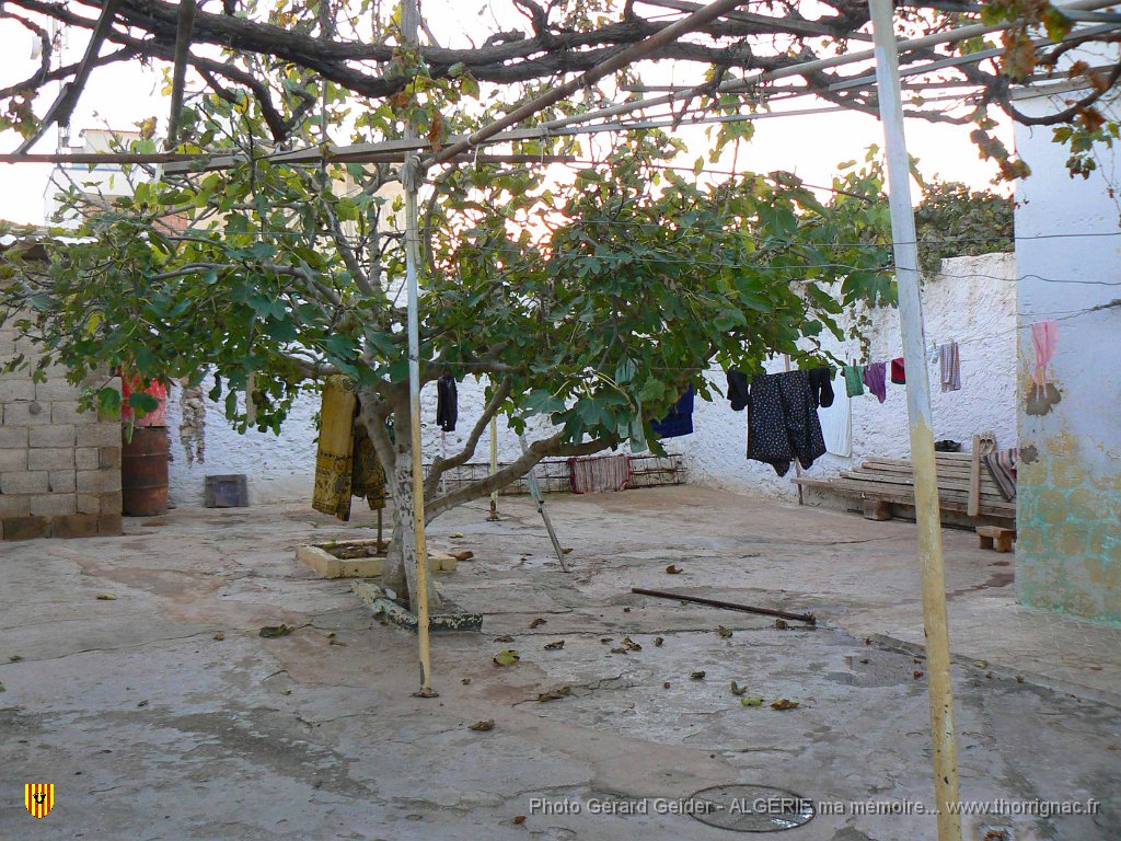 190 cour meme richard.jpg - La cour de la maison Richard.