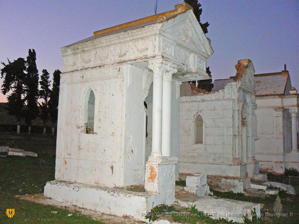 200.jpg - Cimetière de Fornaka.