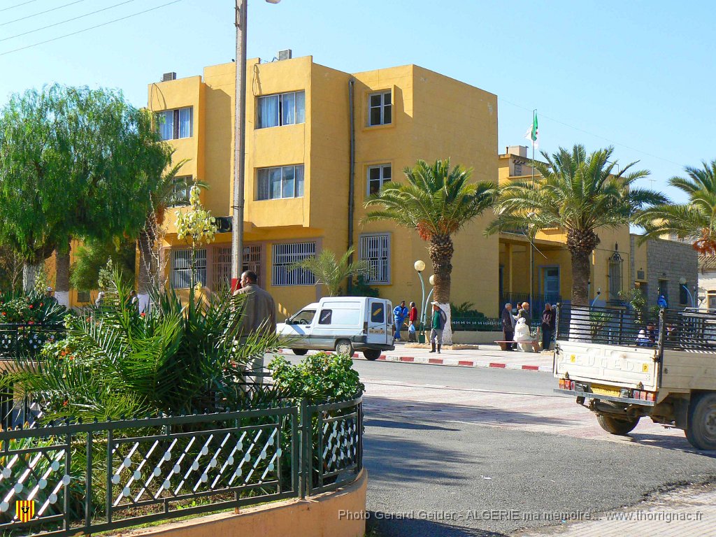 003.jpg - La mairie.