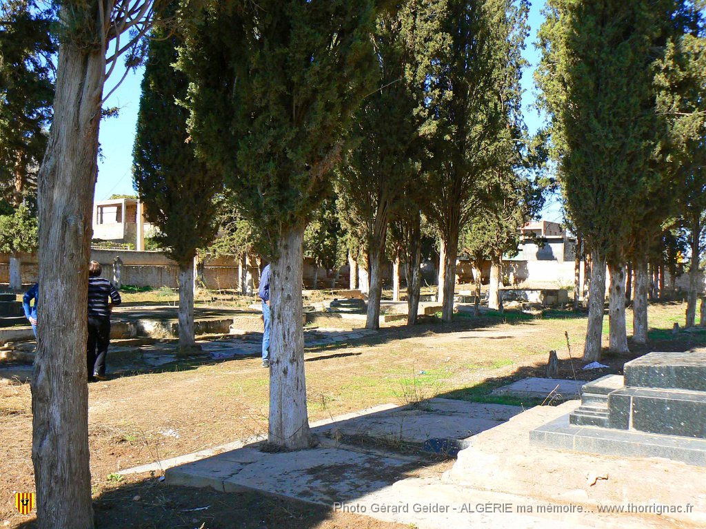 012 cimetiere.jpg - Le cimetière de Lavayssière.