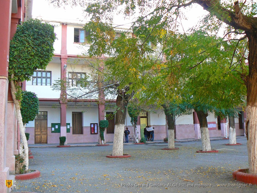 207.jpg - Le lycée Lavoisier.