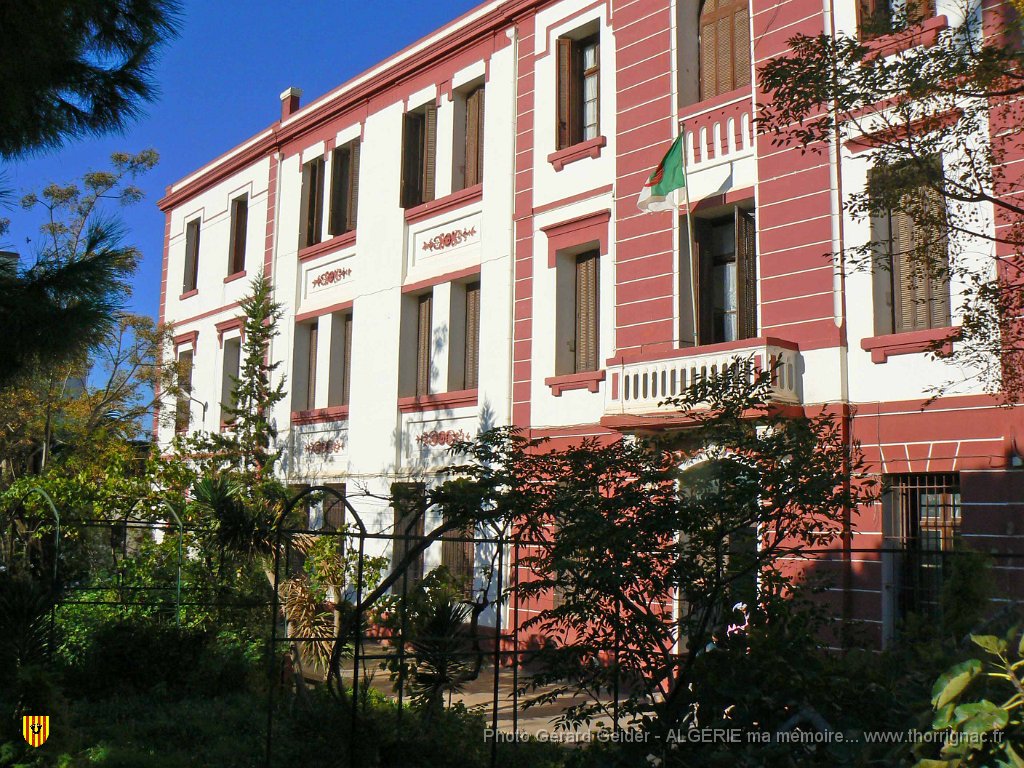 212.jpg - Le lycée Lavoisier.