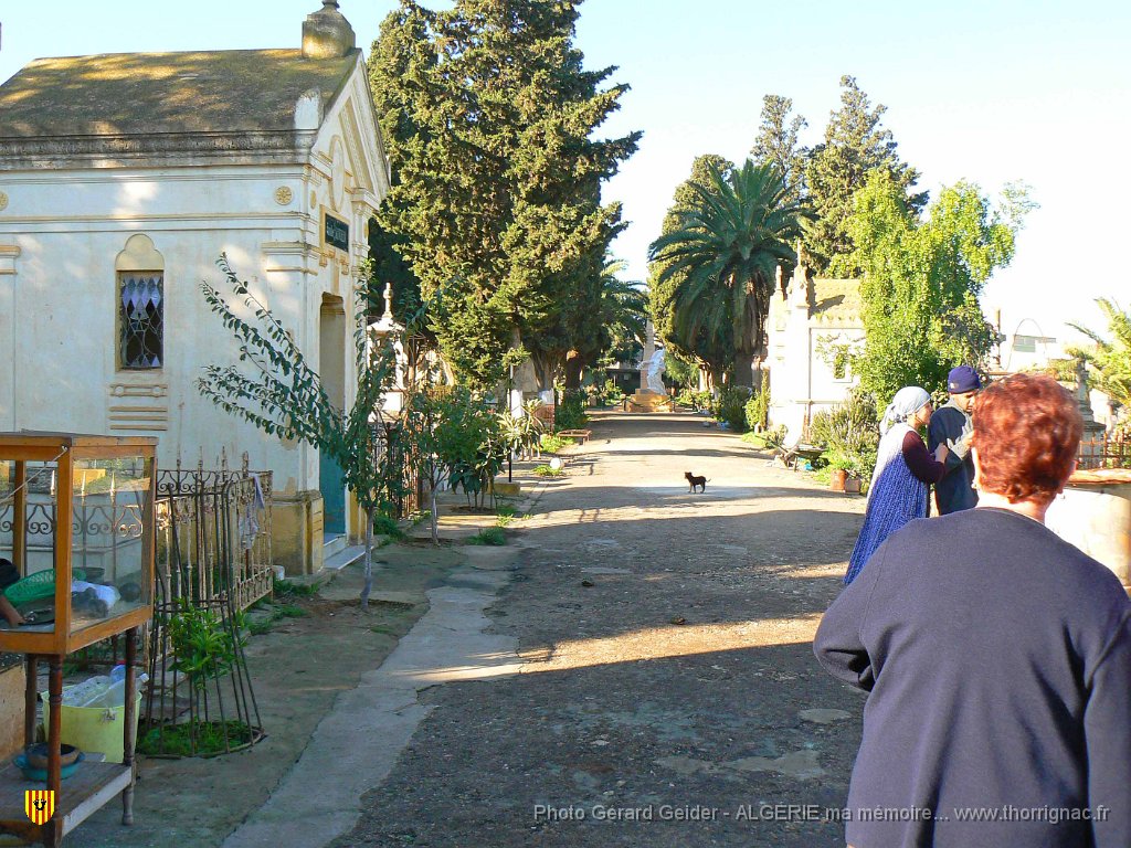 214.jpg - Le cimetière de Mostaganem.