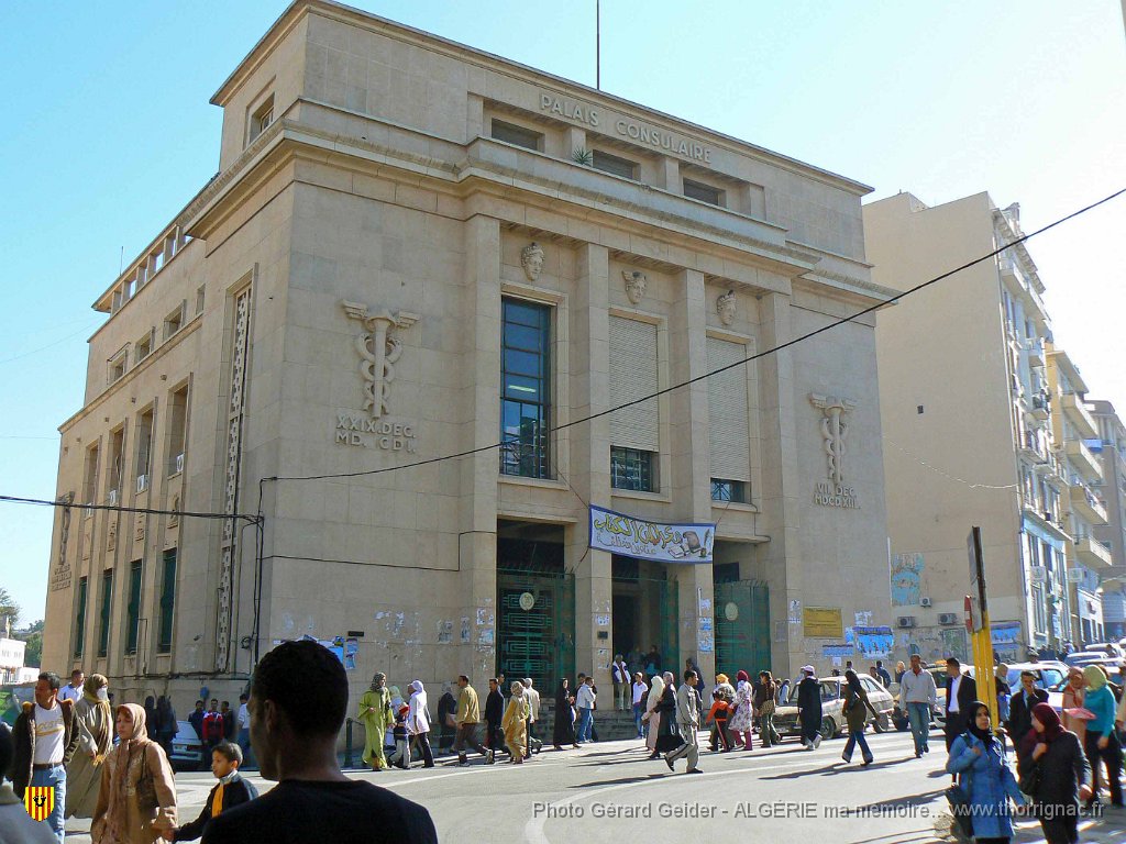 235 palais consulaire.jpg - Le palais consulaire.