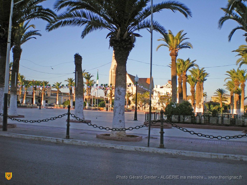 300 RIO SALADO.JPG - Rio-Salado. La place.