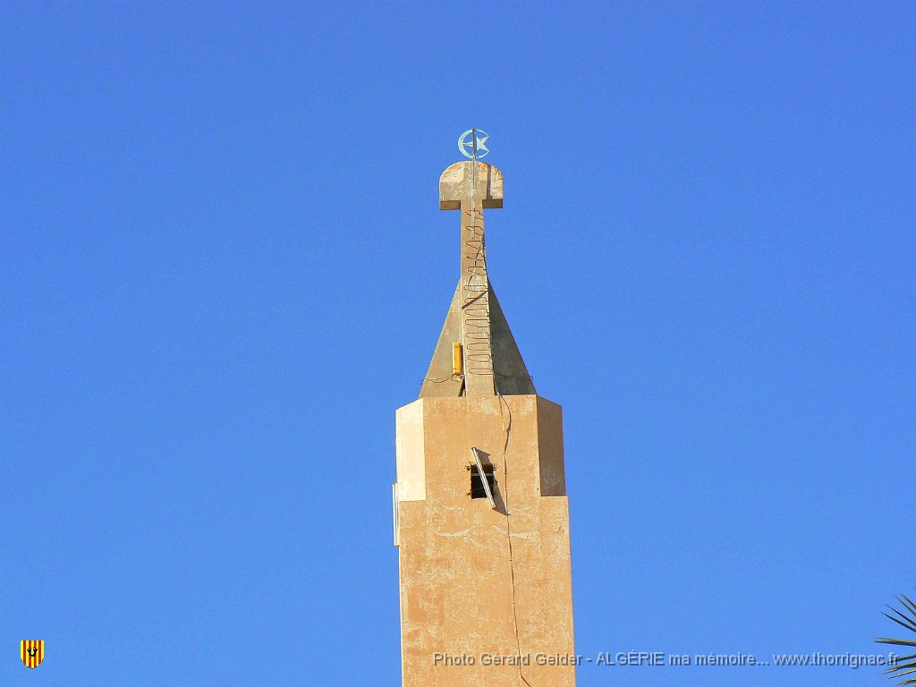 426.jpg - L'ancienne église de Colomb-Béchar. On devine la croix.