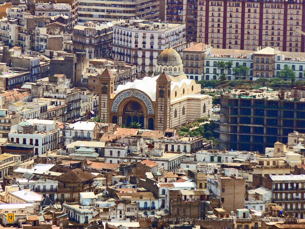 093 mairie depuis santa cruz.JPG - Oran. Vue sur la cathédrale.
