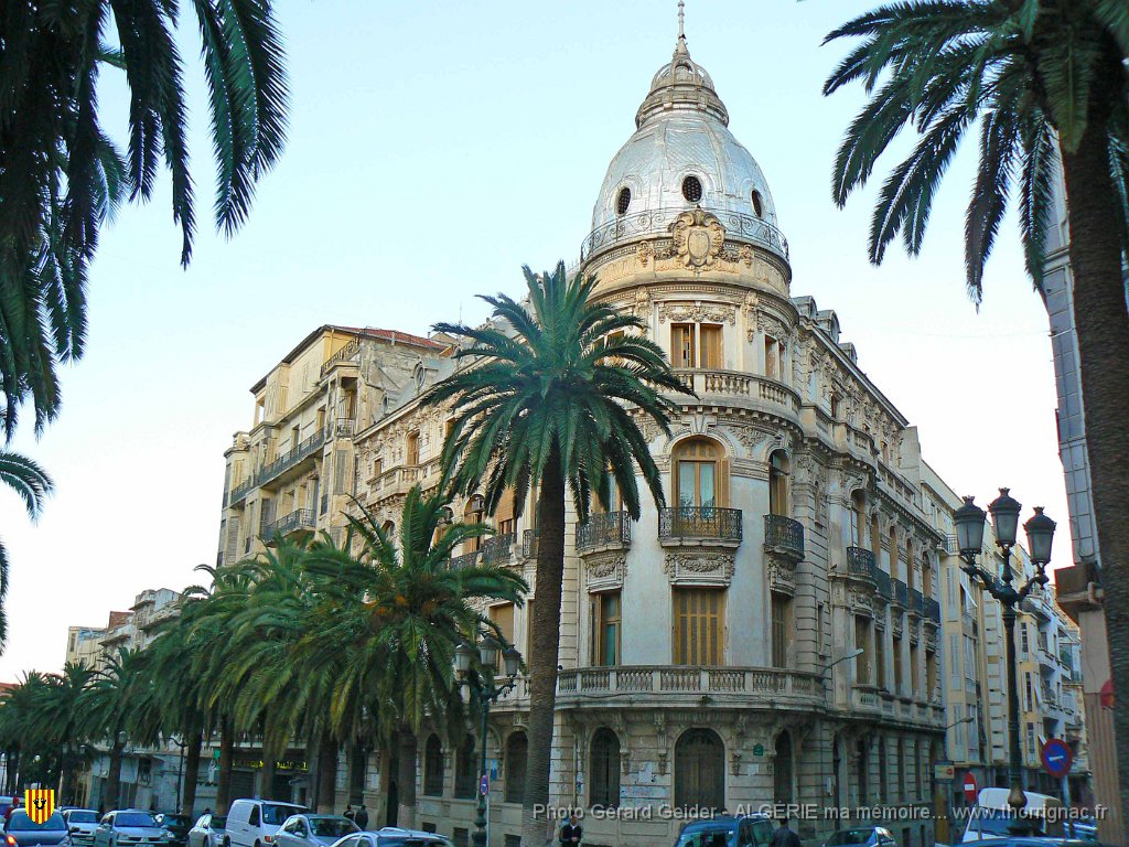 120.JPG - Immeuble, boulevard Galliéni.