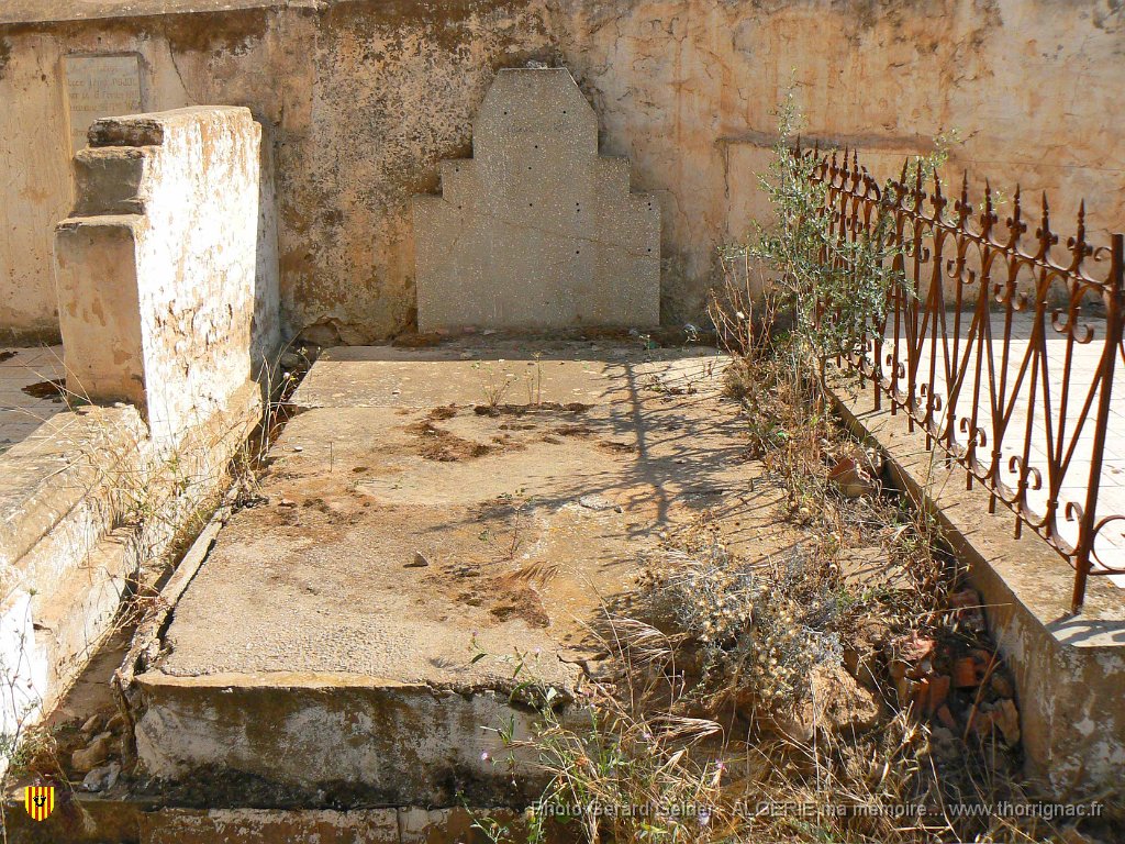 122 tombe de Francois a Rivoli.JPG - Cimetière de Rivoli. Tombe de François