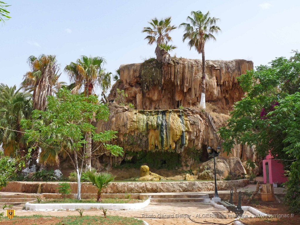 043 eau chaude 72 C.JPG - La source d'eau chaude à 72°.