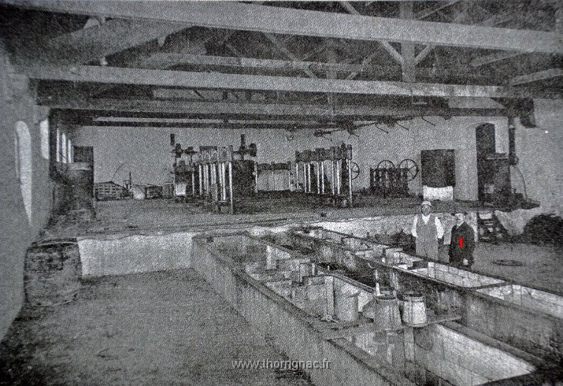 Huilerie Hennaya Numero.jpg - L'huilerie - N° 1 : Le maire, Ernest Pomies