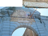 Porte de la Manutention. Les inscriptions en espagnol datent de 1761