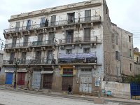 Boulevard de Mascara  l immeuble Tovar de la rue Deligny et qui donnait aussi sur le boulevard de Mascara  A droite la rue de Calvi