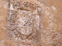 Ecusson se trouvant à droite de la porte de la Casbah