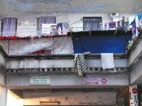 L'entrée du cinéma l'Empire et les habitations