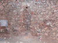 La grotte de Misserghin où l'on devine la forme de la statue de la vierge