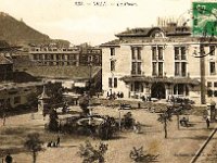 La poste et la place