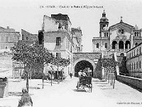 Place de la Perle et l'église Saint-Louis