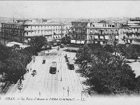La place d'Armes et l'hôtel Continental