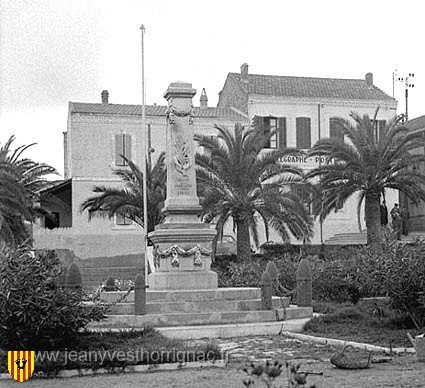 Ain Kial Monument aux Morts.jpg - Monument aux Morts