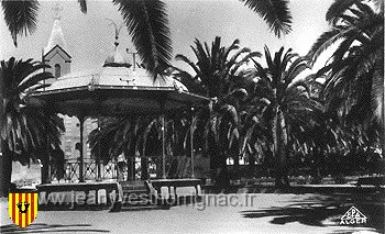 kiosque et eglise.jpg - Le kiosque et l'église