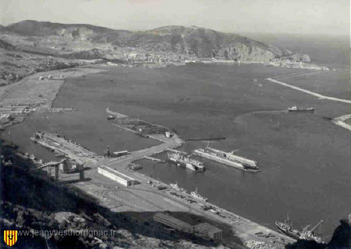 3RadeMeK.jpg - Le port