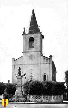 Le monument aux morts et l eglise.jpg - Le monument aux morts et l'église