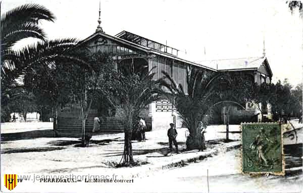 PerregauxMarcheCouvert.jpg - Le marché couvert