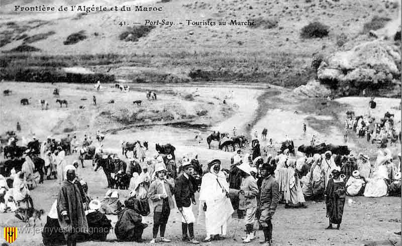 touristes[1].jpg - Touristes au marché