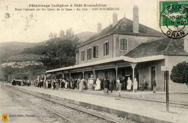gare tlemcen pelerins.jpg - La gare