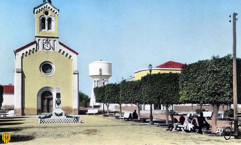 eglise valmy place.jpg - L'église et la place