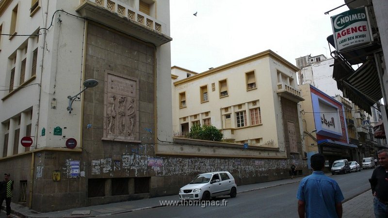10.JPG - L'école Jules Renard rue d'Arzew et le cinéma Rialto - 2010