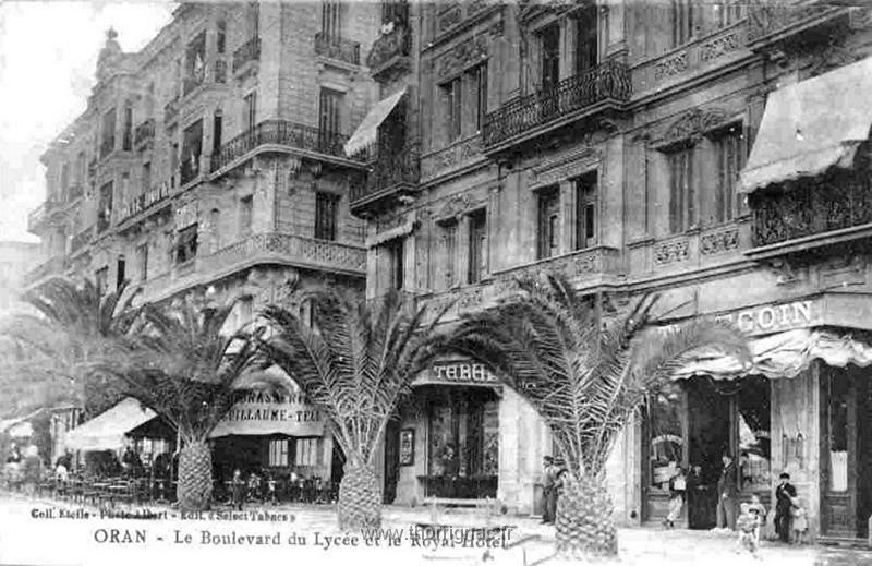 34.jpg - Boulevard du Lycée et le Royal hôtel