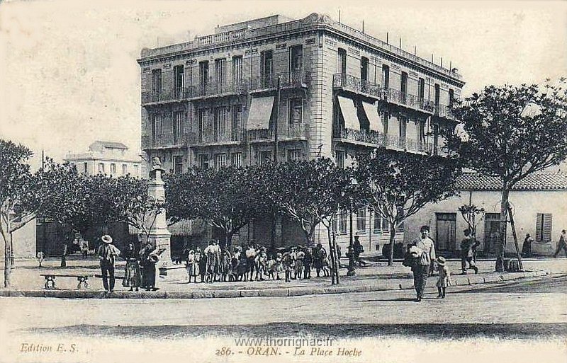 89.jpg - Place Hoche