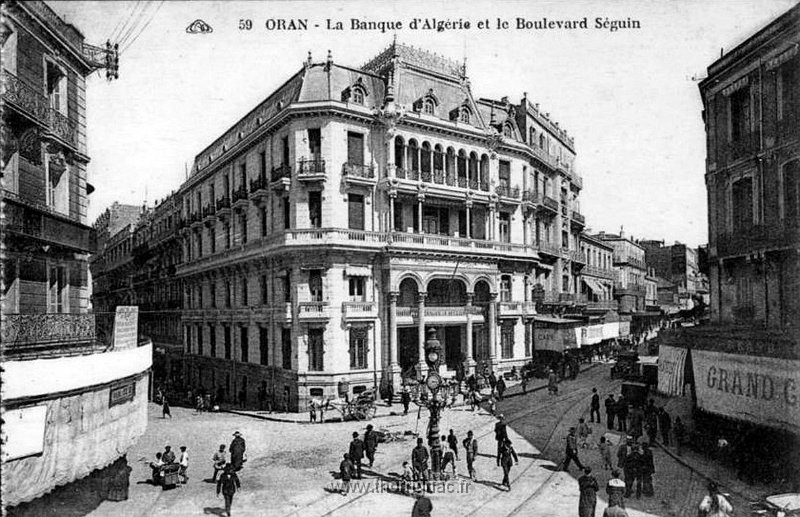 140.jpg - La Banque d'Algérie et le Boulevard Seguin