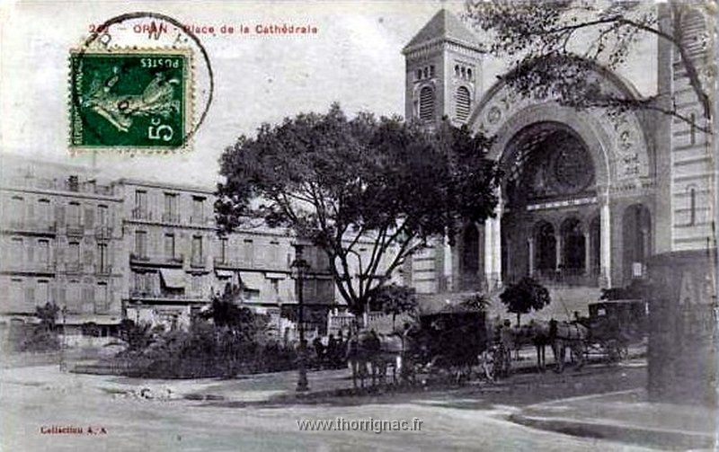 162.jpg - Place de la cathédrale