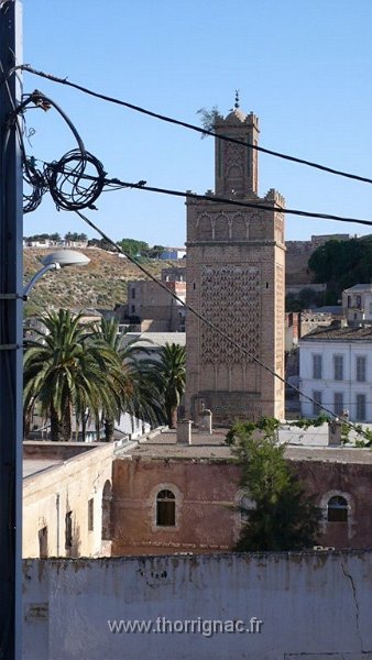186.jpg - Mosquée de la place de la Perle . On l'appelait mosquée Sidi Lahouari . Elle a un autre nom - 2010