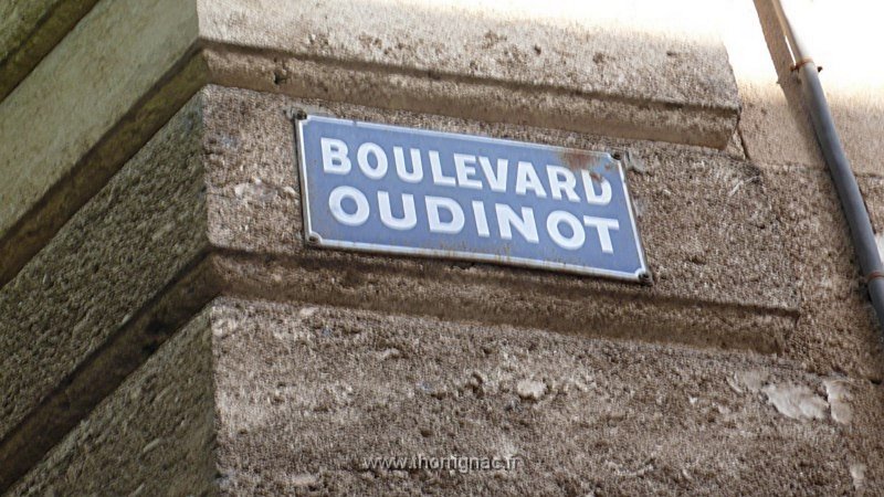 197.jpg - Plaque du Boulevard Oudinot - 2010