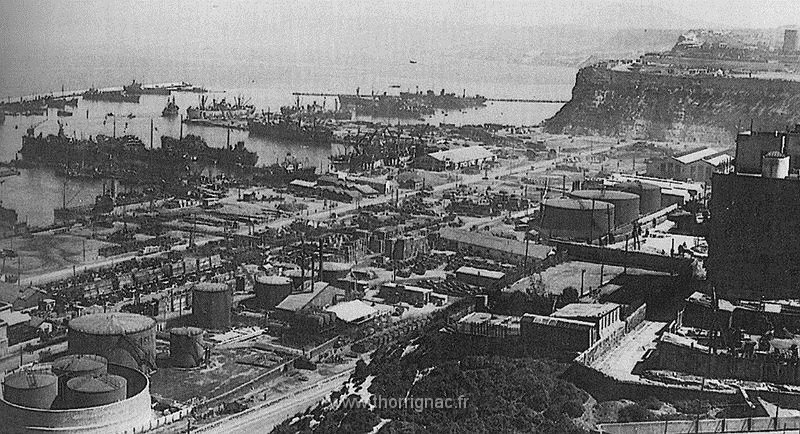 212.jpg - Le port en 1943