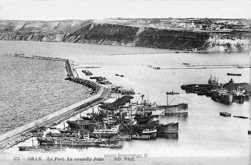 229.jpg - le port et la nouvelle jetée