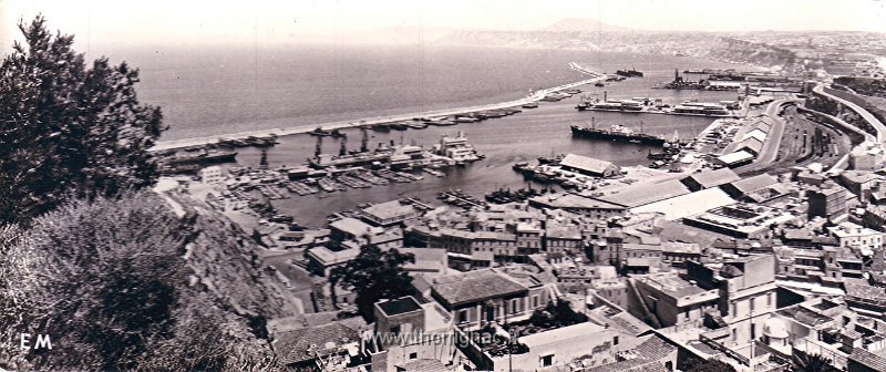 240.jpg - Vue sur le port