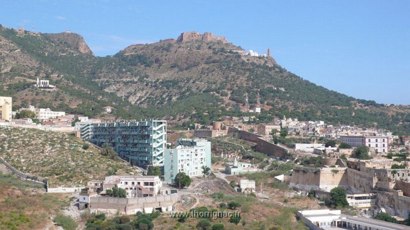257.jpg - Les planteurs, le Belvédère, sur la droite on voit des fortifications de l'époque espagnole - 2010