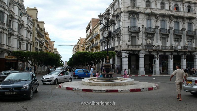 268.JPG - Place des Victoires et l'avenue Loubet - 2010