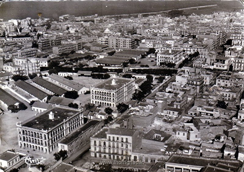 279.jpg - Vue aérienne du Boulevard de Mascara